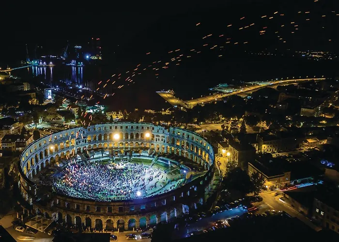 Beautiful In * Pula