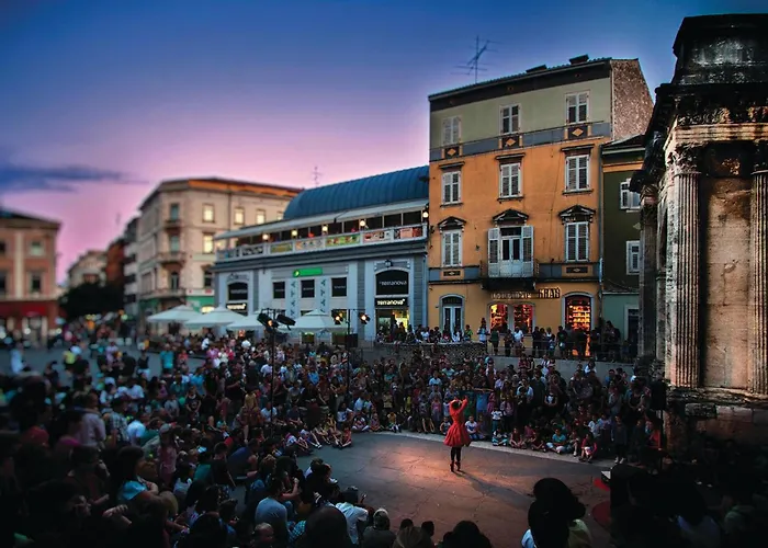 Apartment Beautiful In Pula