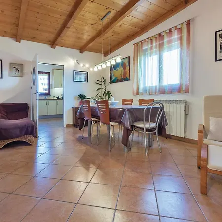Awesome Apartment In Pula *