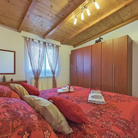 Awesome Apartment In Pula 풀라