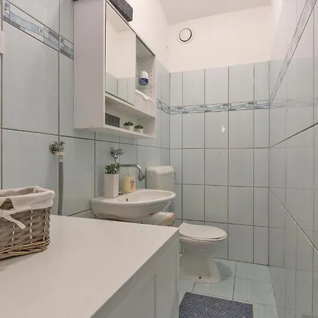 Awesome Apartment In Pula 아파트 풀라