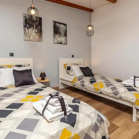 Awesome Apartment In Pula *