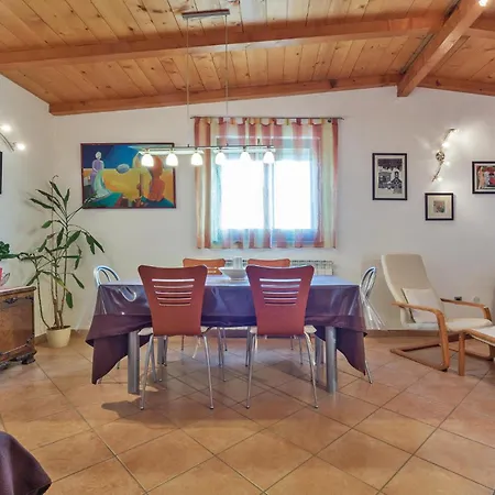 Awesome Apartment In Pula
